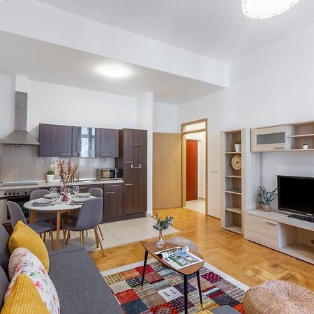 Central Gozsdu Apartment In The Party Street Budapest Kültér fotó