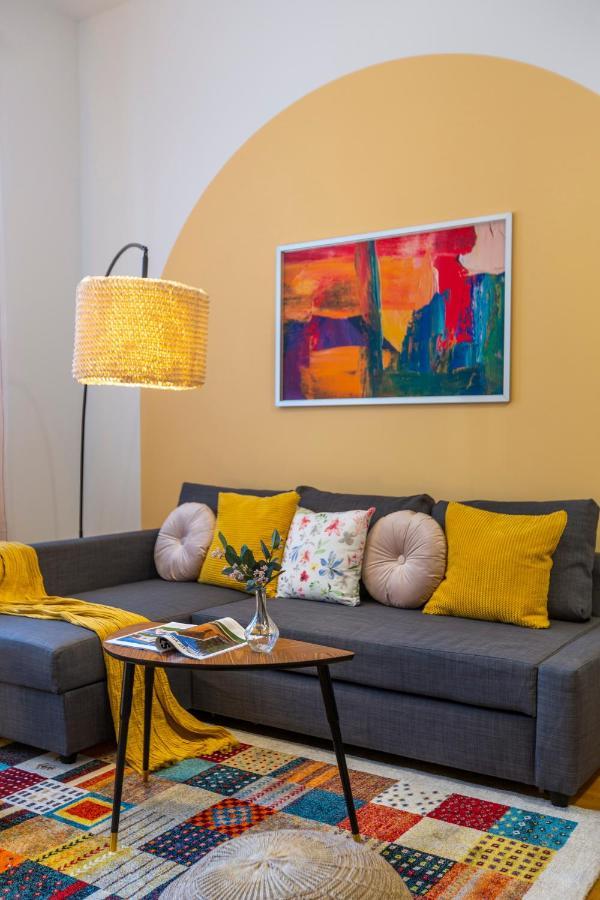 Central Gozsdu Apartment In The Party Street Budapest Kültér fotó