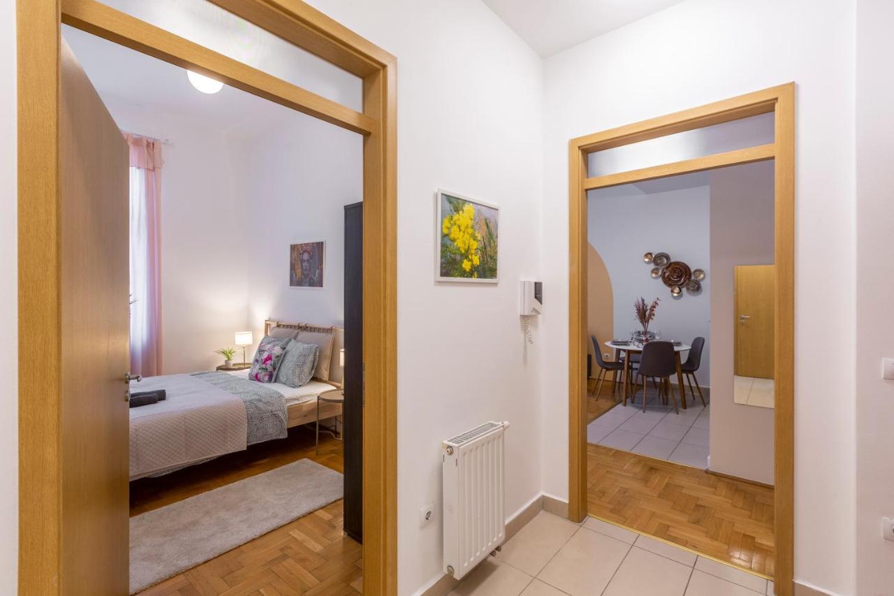 Central Gozsdu Apartment In The Party Street Budapest Kültér fotó
